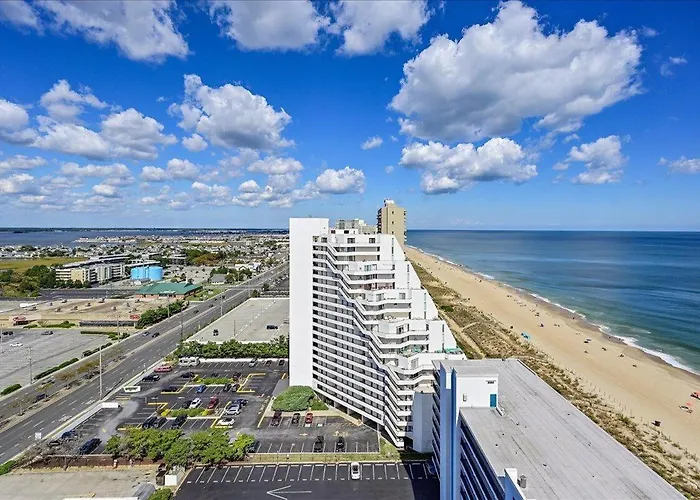 Breathtaking Ocean Views From 2 Bedroom! *